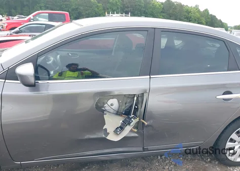 2015 Nissan Sentra S z USA, uszkodzony, nr VIN 3N1AB7AP7FY352190